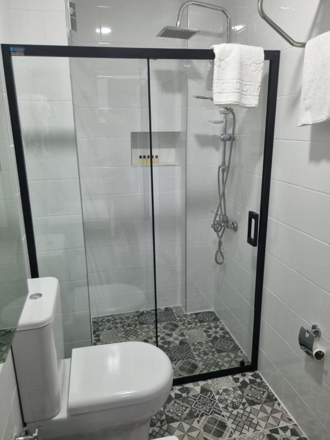 Istanbul Airport Family Suites Hotel Arnavutkoy Bagian luar foto