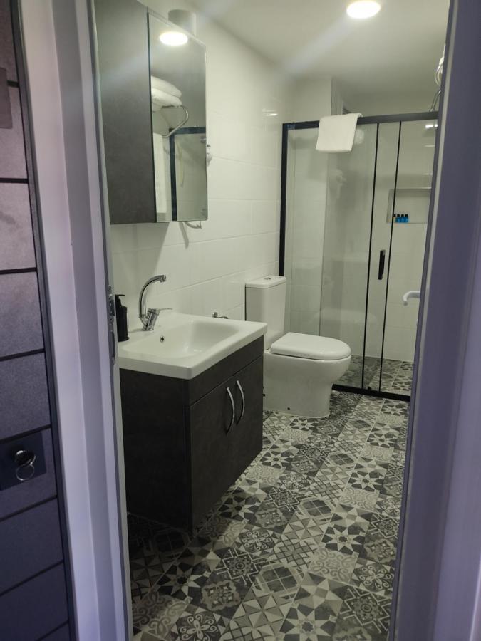 Istanbul Airport Family Suites Hotel Arnavutkoy Bagian luar foto