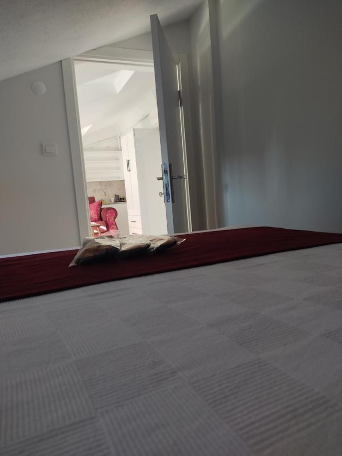 Istanbul Airport Family Suites Hotel Arnavutkoy Bagian luar foto