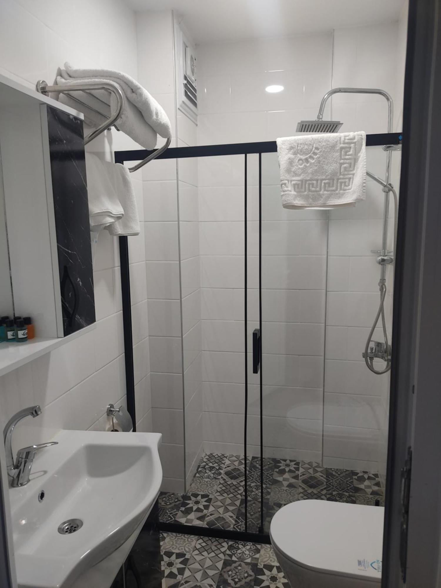 Istanbul Airport Family Suites Hotel Arnavutkoy Bagian luar foto